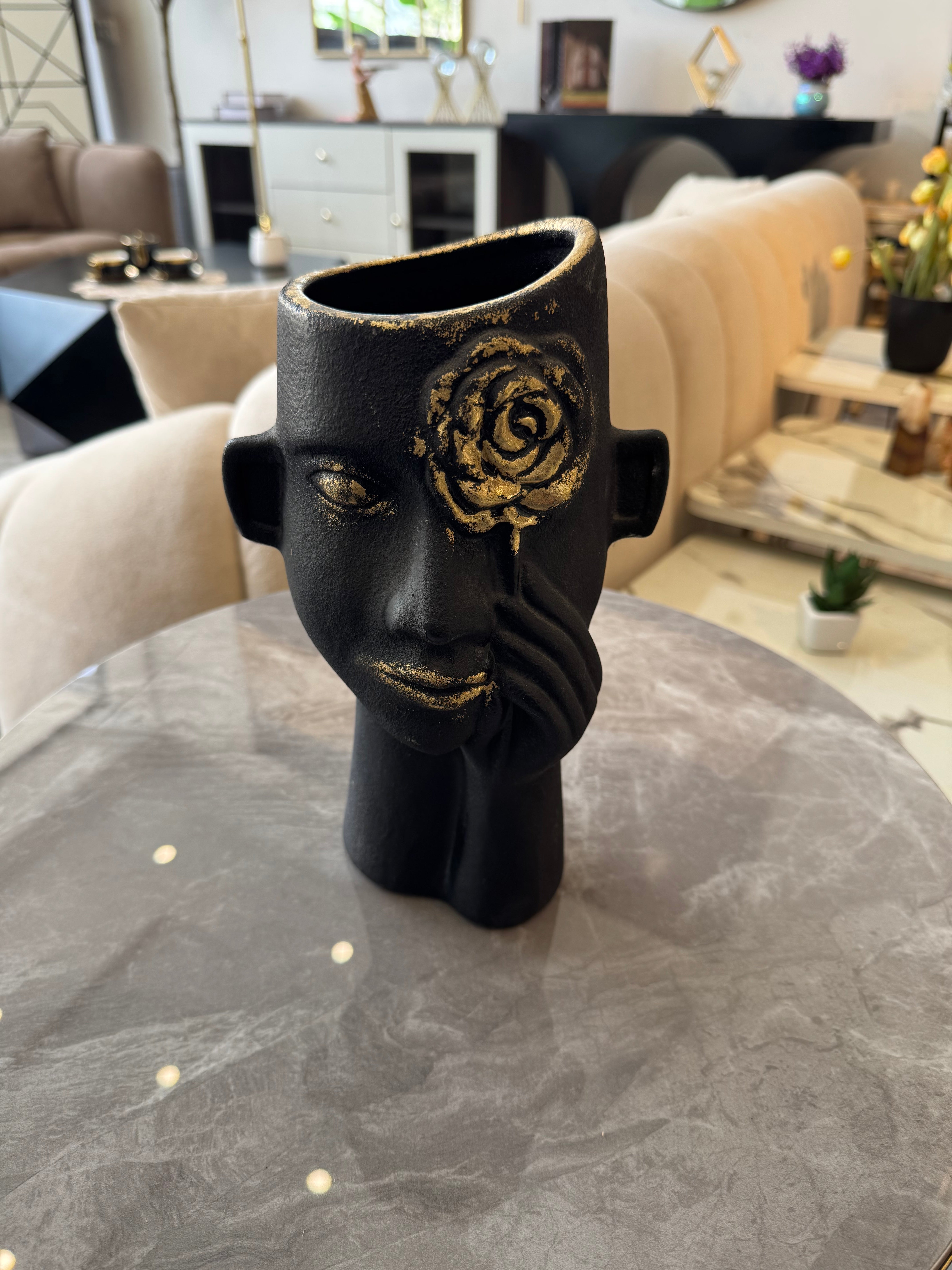 Face vase