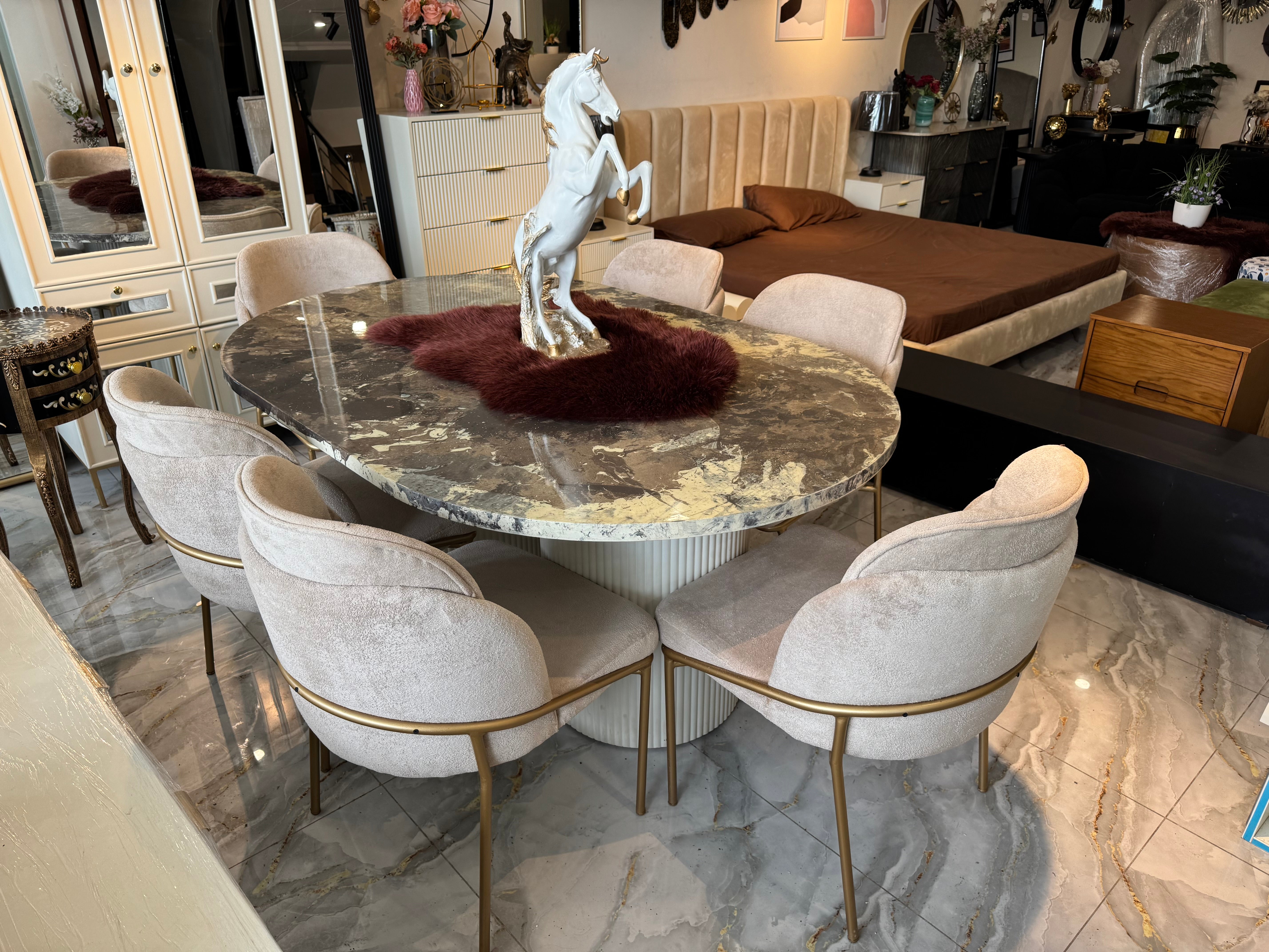 Marbilo hydrodip dining