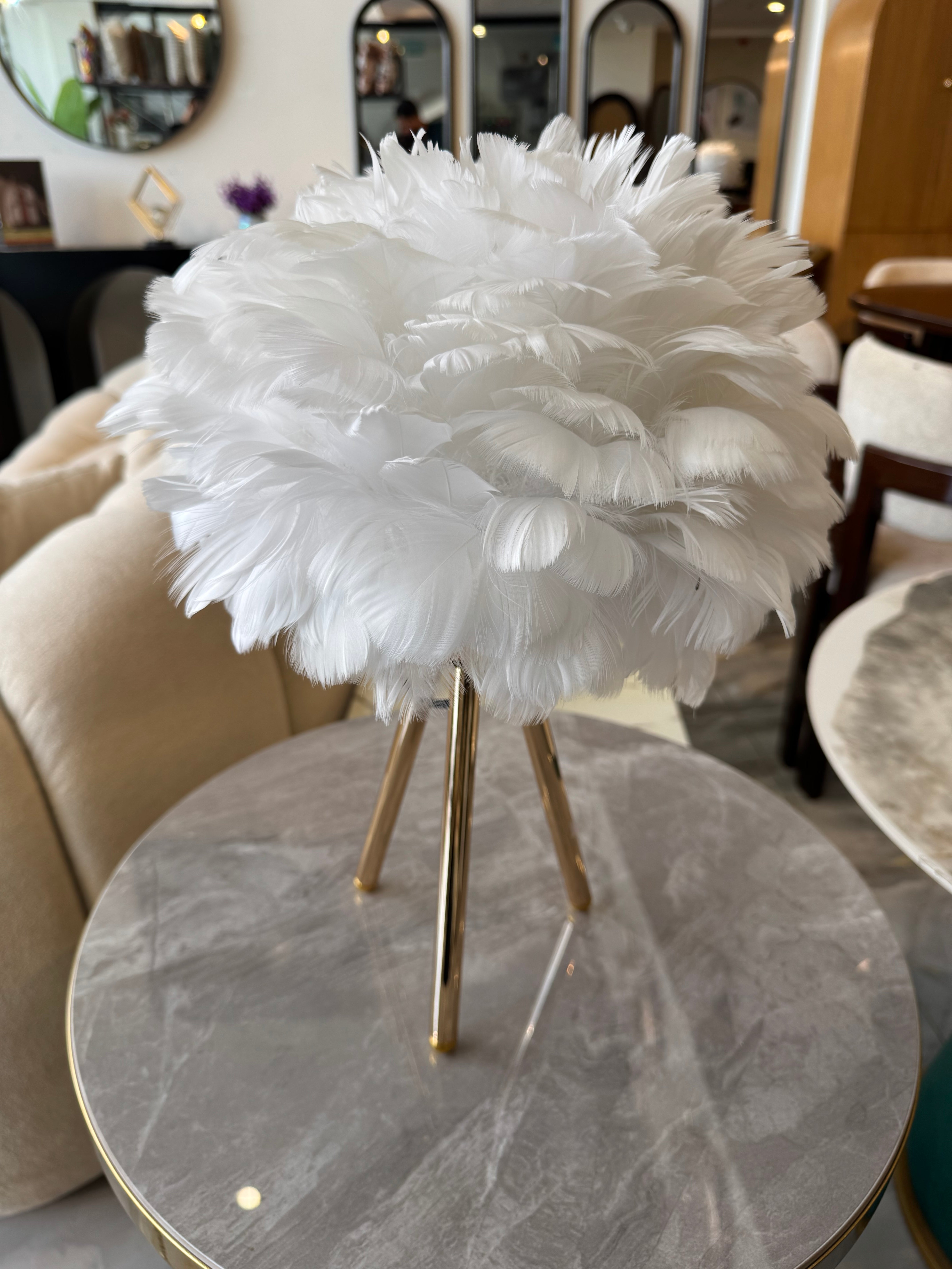 Feather table lamp