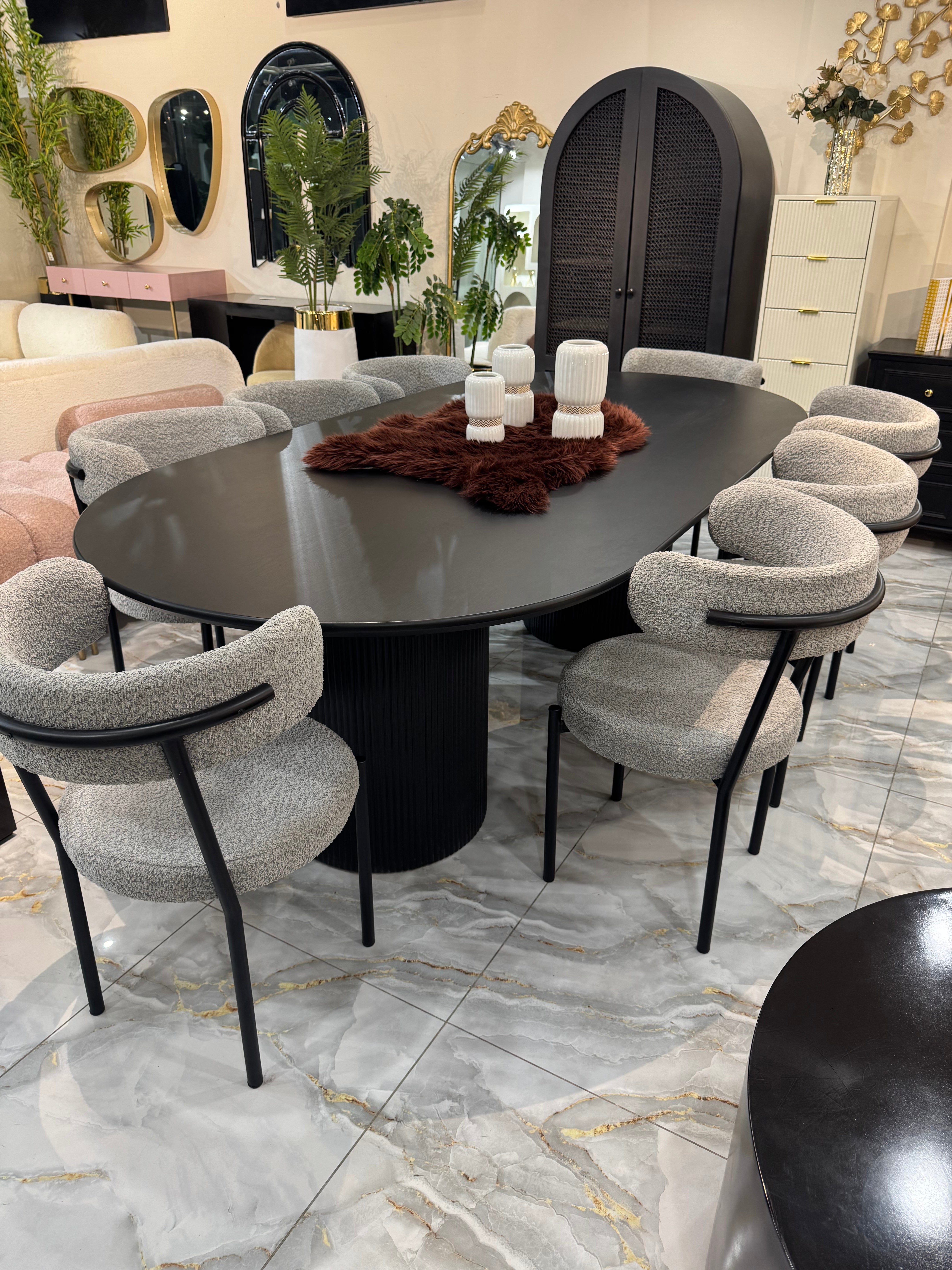 Premia dinning table