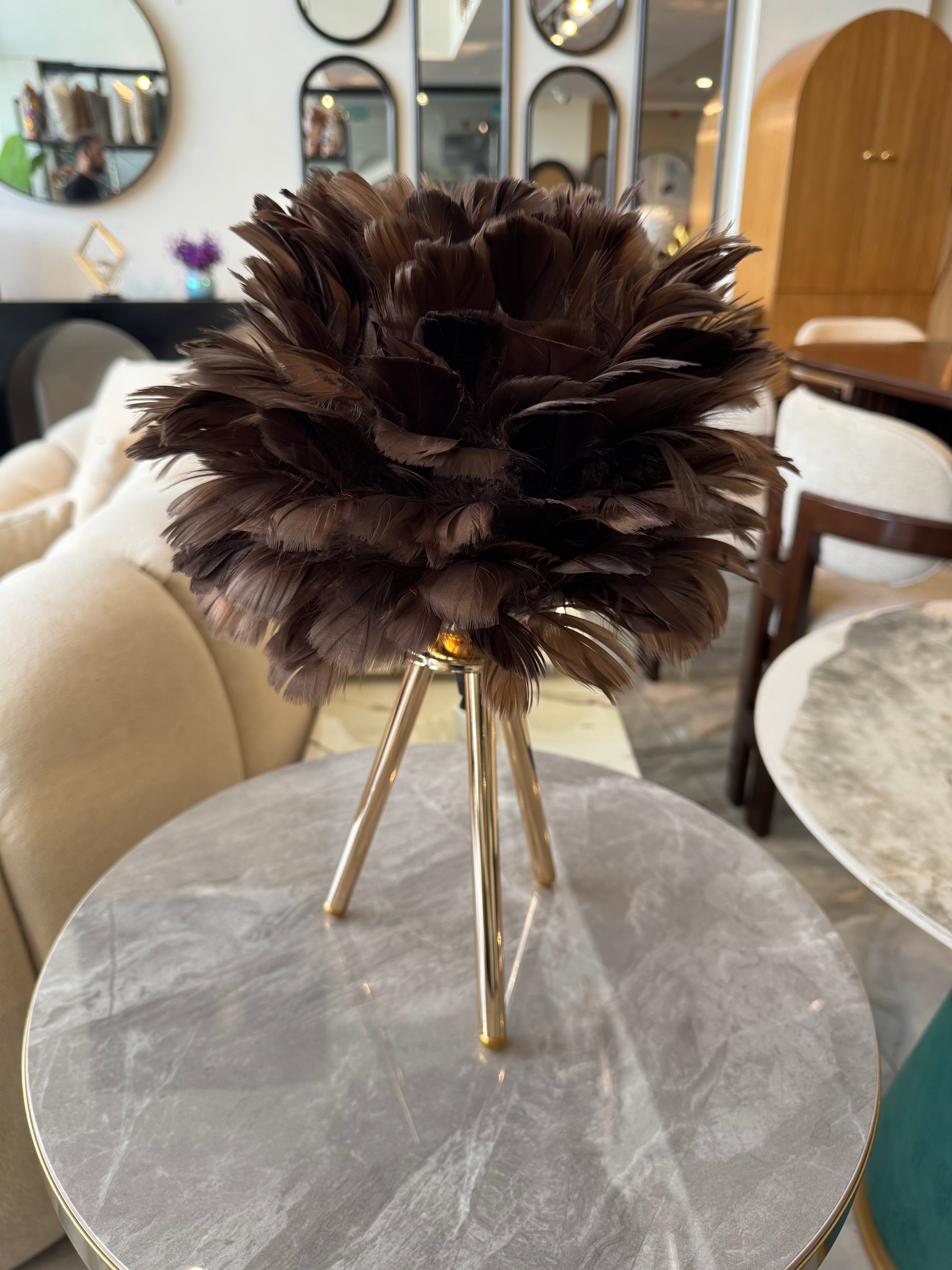 Feather table lamp
