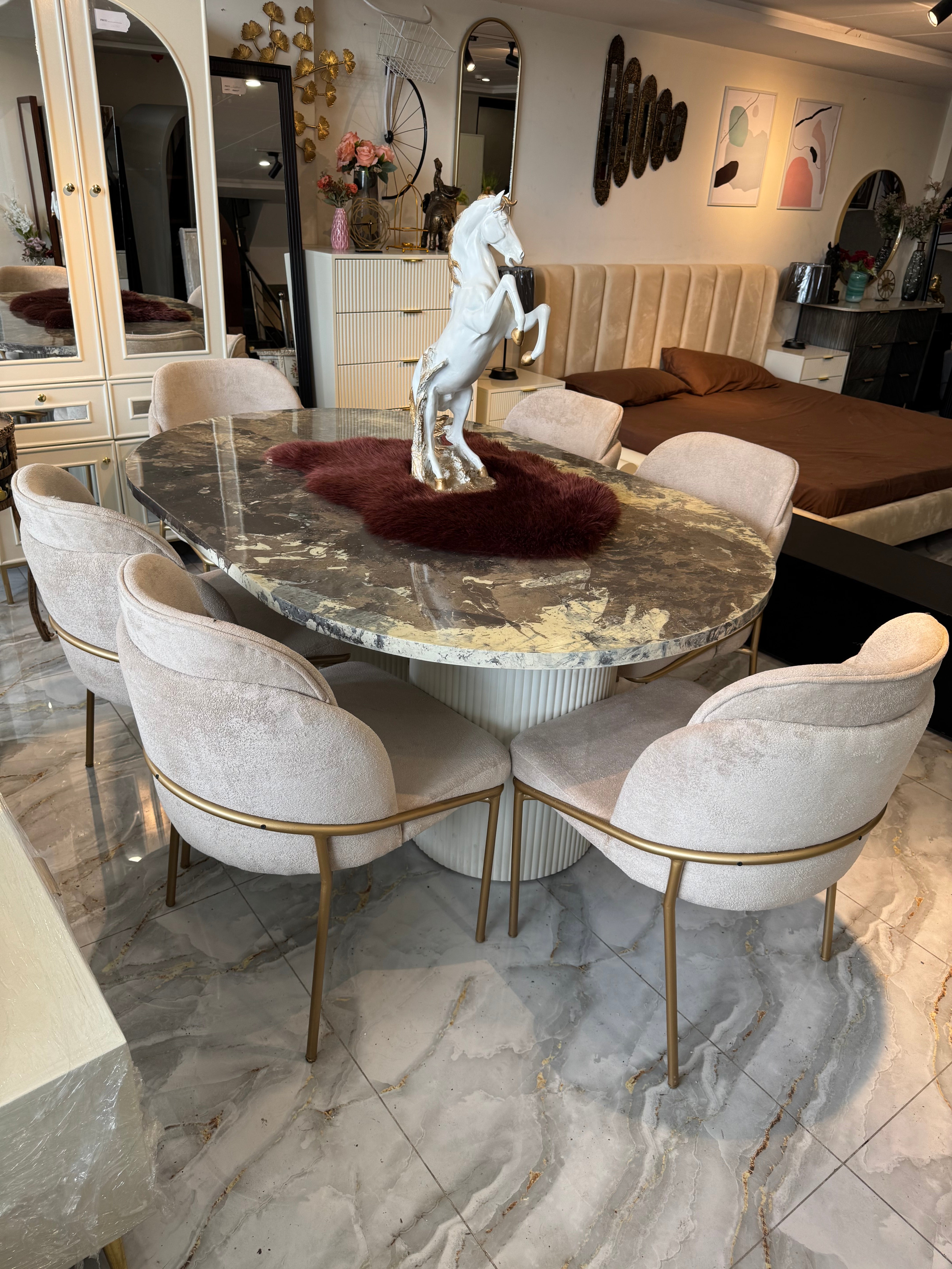 Marbilo hydrodip dining