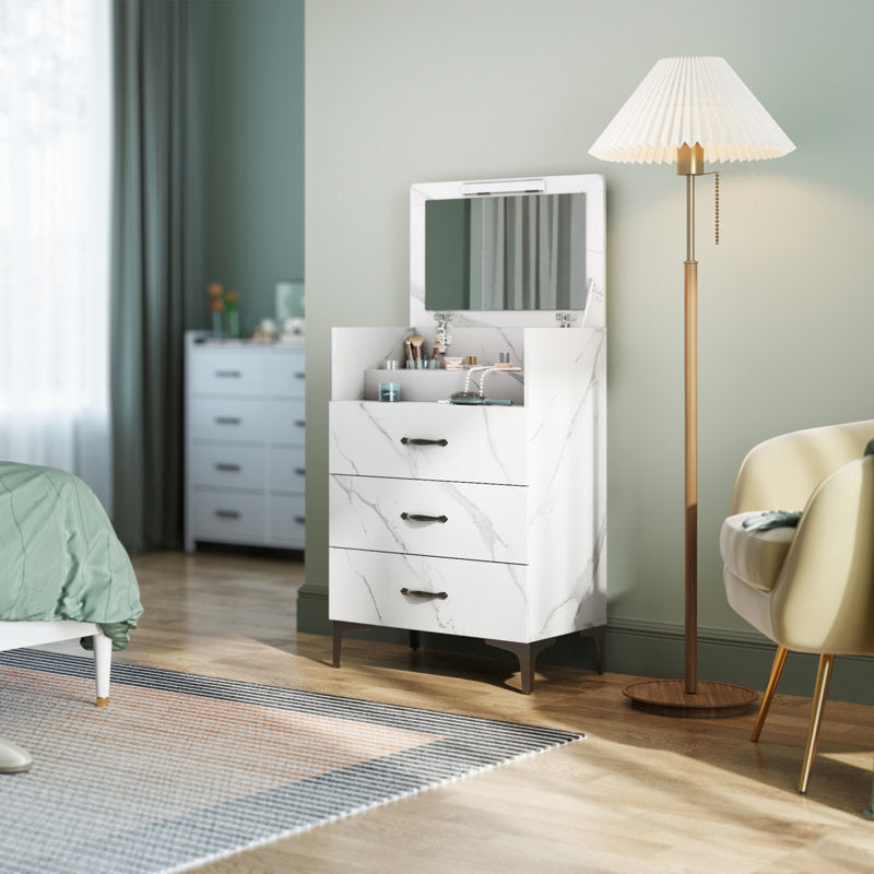 Kinzel makeup storage