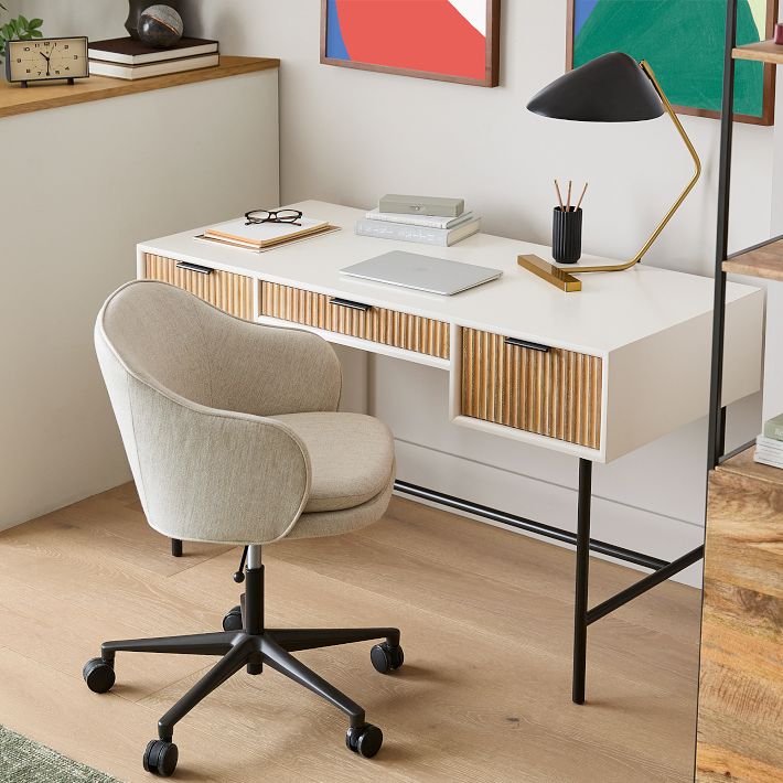 Quinn desk