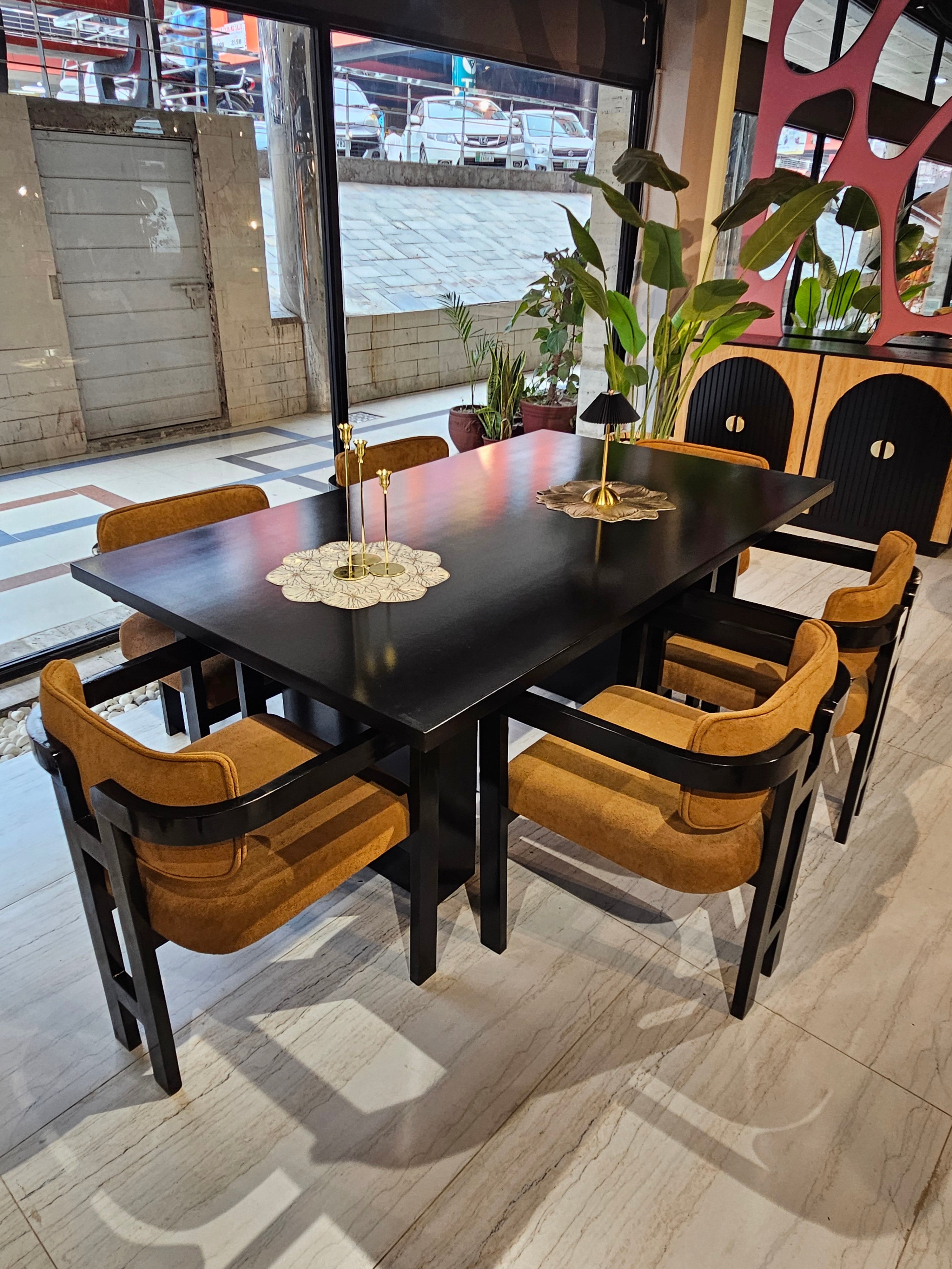 Absor dinning table