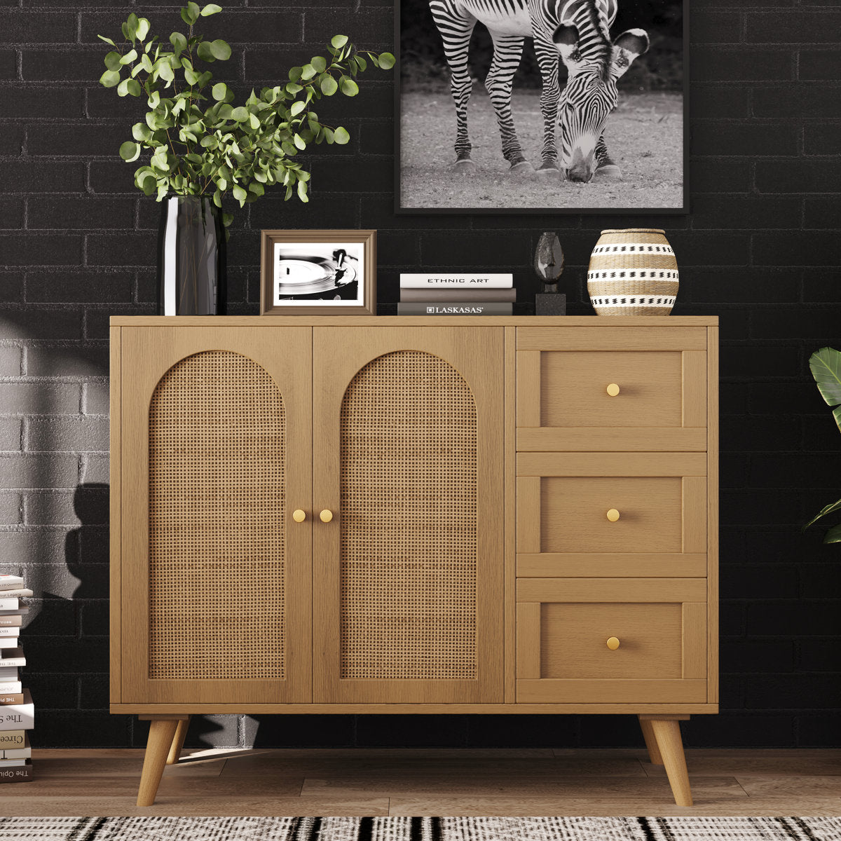 Aimani sideboard